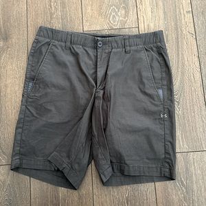 UA Men’s golf shorts